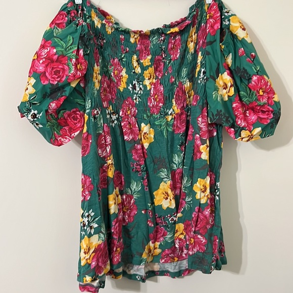 NWT Torrid Green Floral Smocked Poplin Babydoll Puff Sleeve Blouse Size 5 (28) - Picture 2 of 8